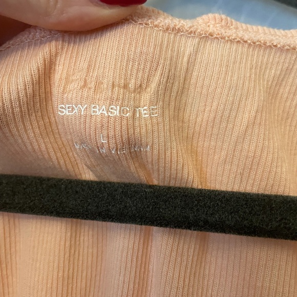 Express Sexy Basic Tee twist - Picture 2 of 3